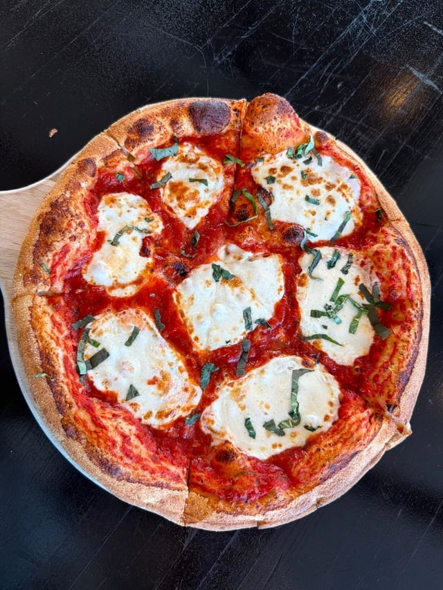 Margarita Pizza.